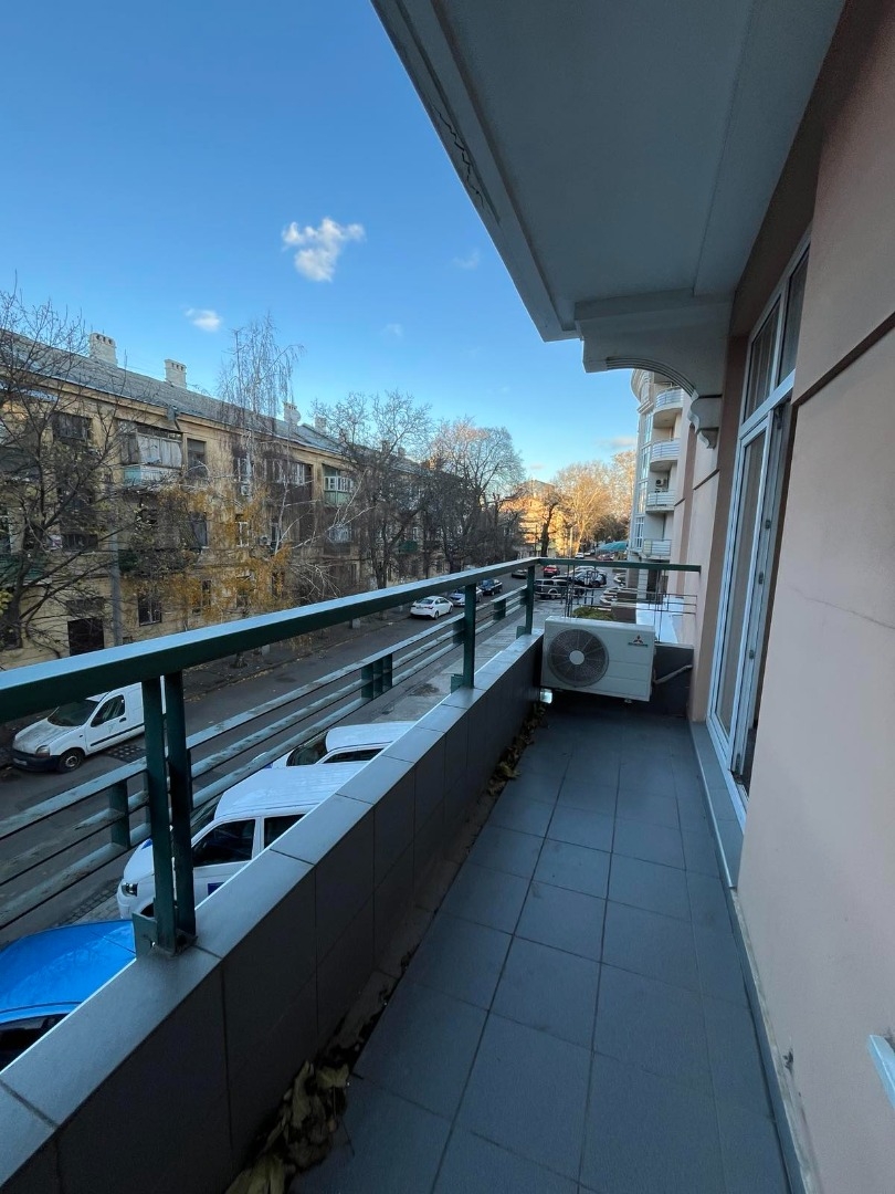 продажа трехкомнатной квартиры номер A-173367 в Приморском районе, фото номер 10